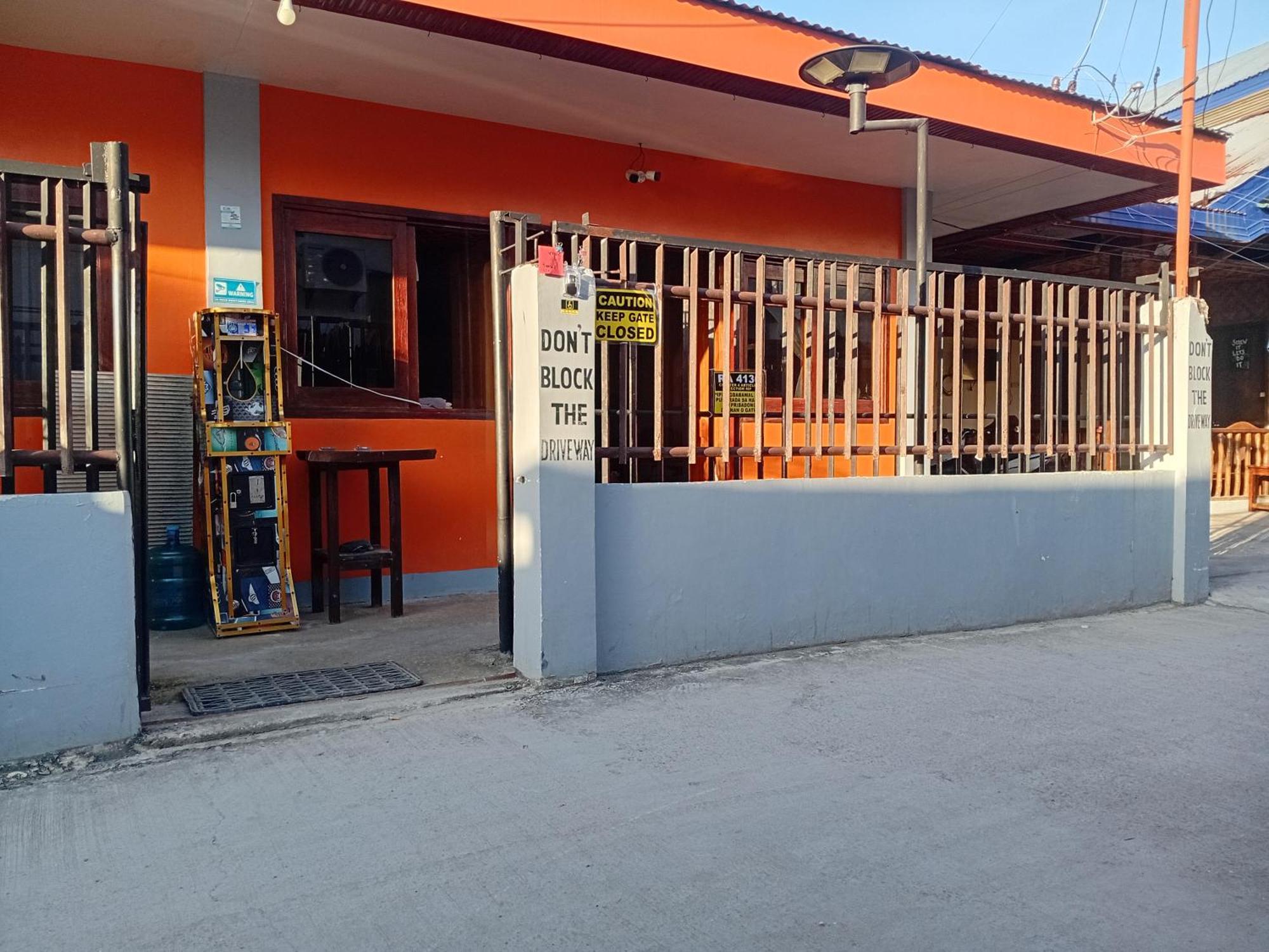 Edgar'S Guest House Moalboal Exterior photo